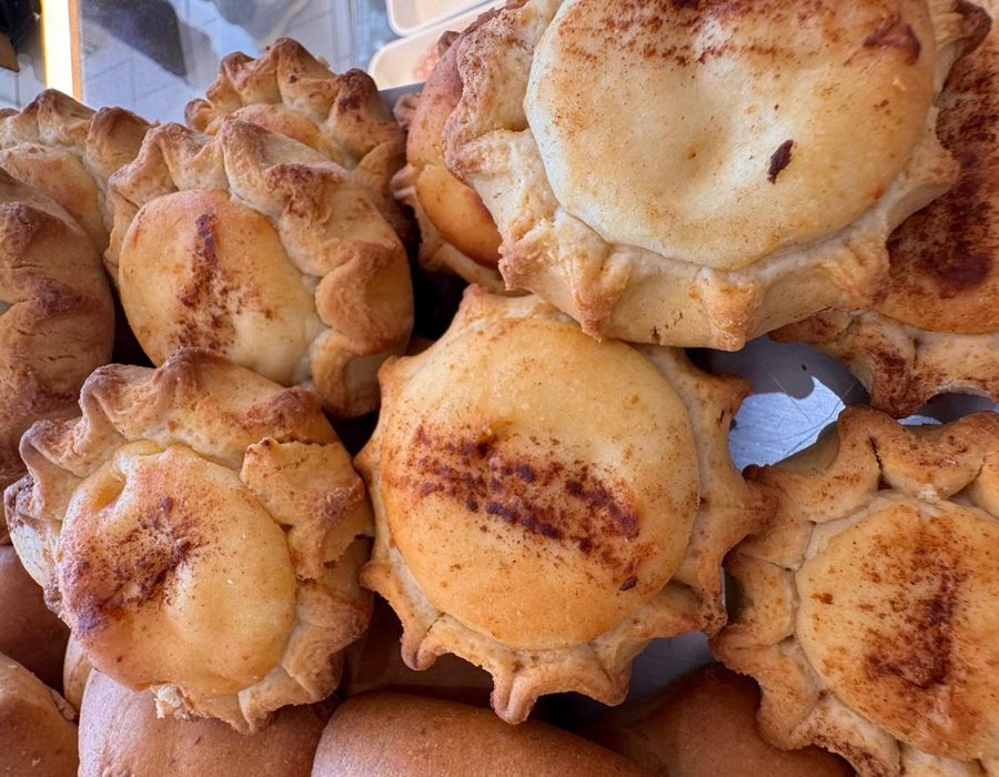 Kalitsounia sweet cheese buns with cinnamon, traditional Cretan pastry